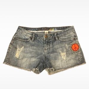 Mudd Y2K Low Rise Denim Shorts Distressed Peace Sign Patch Size 7